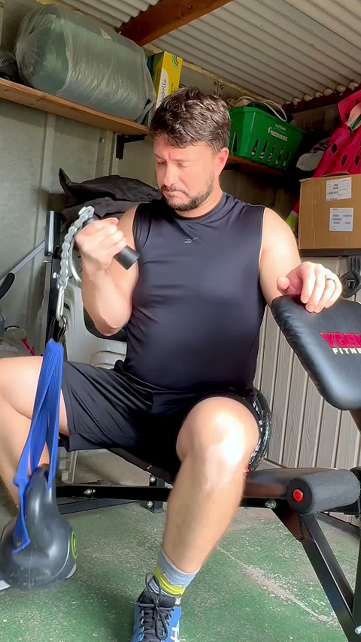Chain Handle Pronation Lifts
